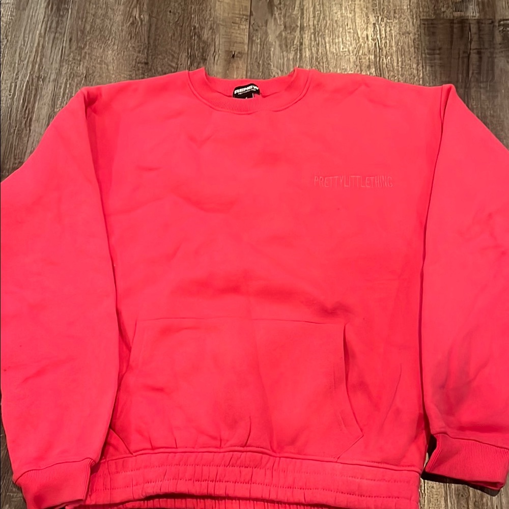 PrettyLittleThing Women’s Vibrant Pink Crewneck Sweater